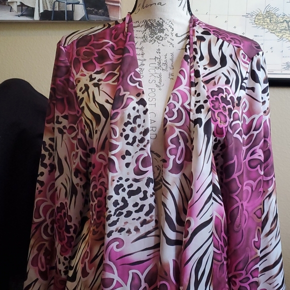 BEAUTIFUL wrap - Picture 2 of 4